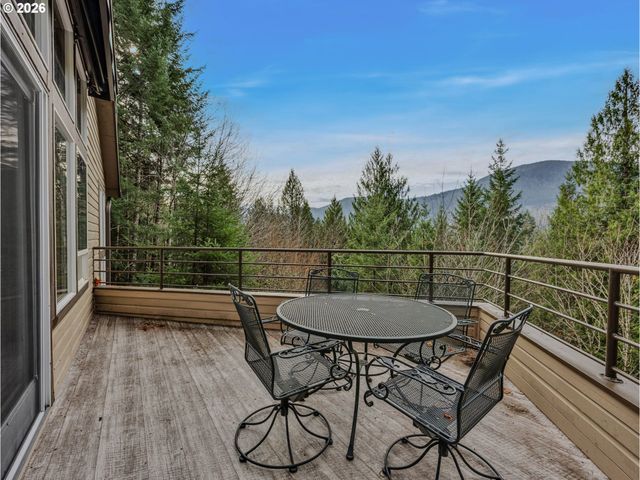 25583 E CHESTER MOUNTAIN Dr, Welches, OR 97067