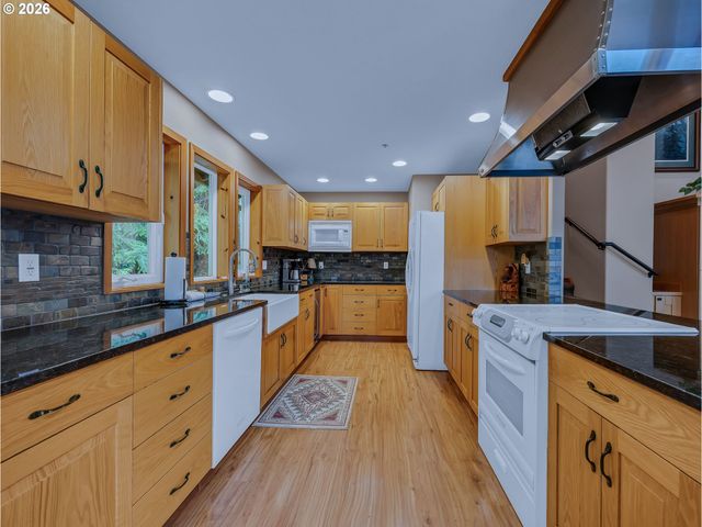 25583 E CHESTER MOUNTAIN Dr, Welches, OR 97067