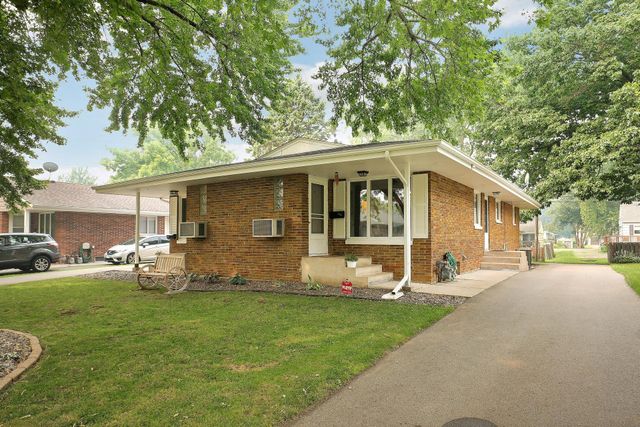 728 6th Avenue S, Hopkins, MN 55343