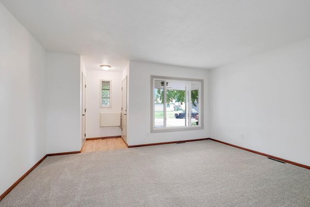 728 6th Avenue S, Hopkins, MN 55343