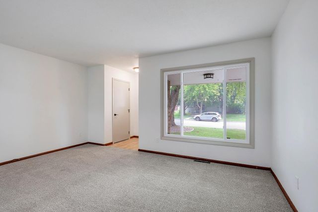 728 6th Avenue S, Hopkins, MN 55343