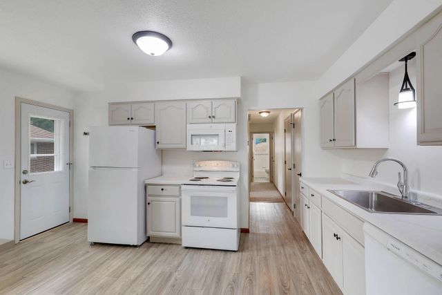 728 6th Avenue S, Hopkins, MN 55343