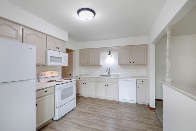 728 6th Avenue S, Hopkins, MN 55343