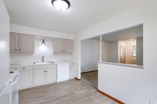 728 6th Avenue S, Hopkins, MN 55343