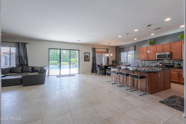 45247 W JACK RABBIT Trail, Maricopa, AZ 85139
