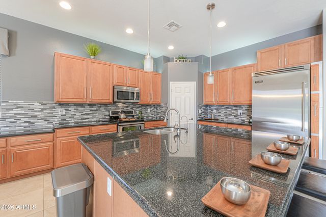 45247 W JACK RABBIT Trail, Maricopa, AZ 85139