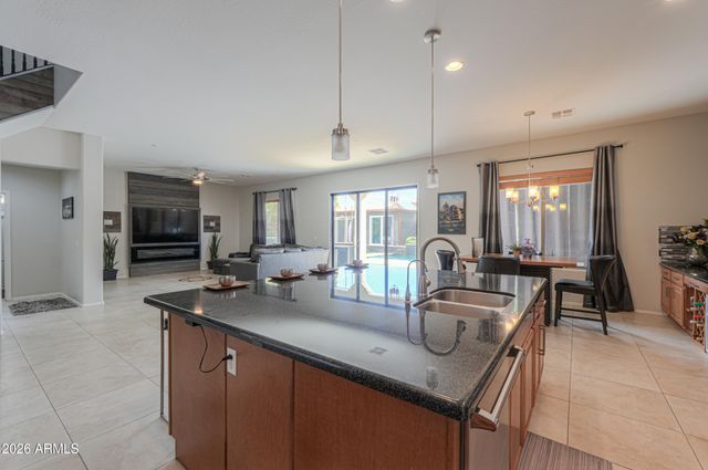 45247 W JACK RABBIT Trail, Maricopa, AZ 85139