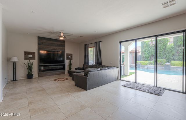 45247 W JACK RABBIT Trail, Maricopa, AZ 85139