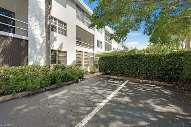 72 7th ST S 106, Naples, FL 34102