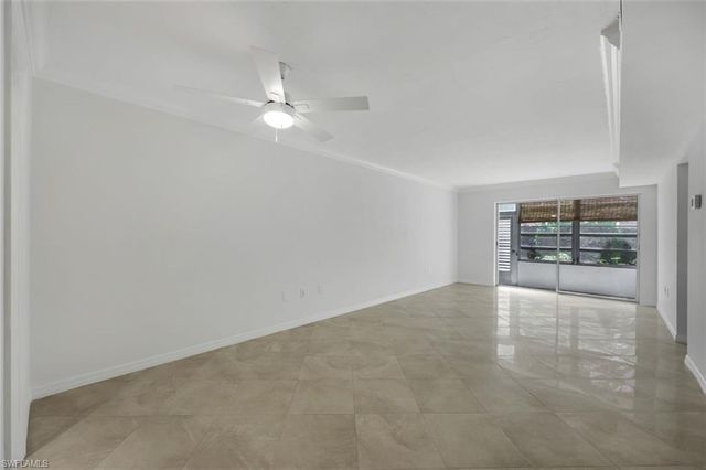 72 7th ST S 106, Naples, FL 34102