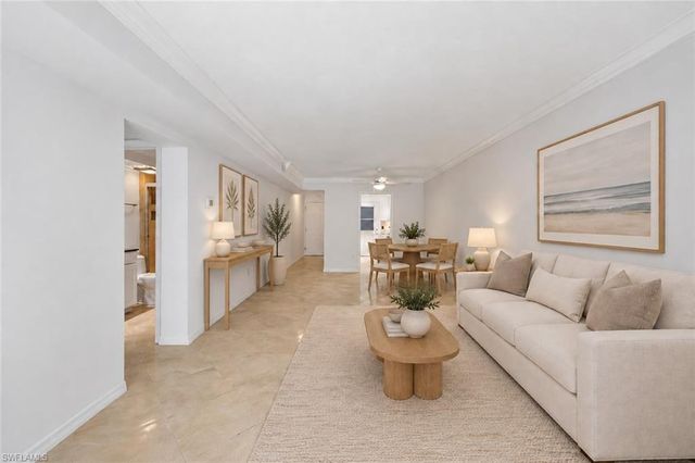 72 7th ST S 106, Naples, FL 34102