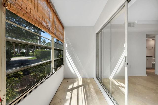 72 7th ST S 106, Naples, FL 34102