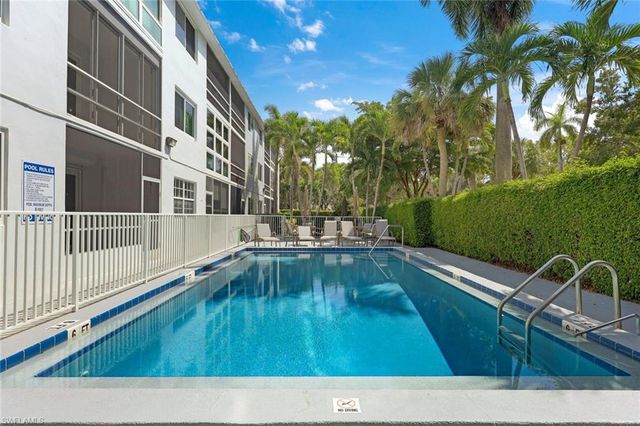 72 7th ST S 106, Naples, FL 34102