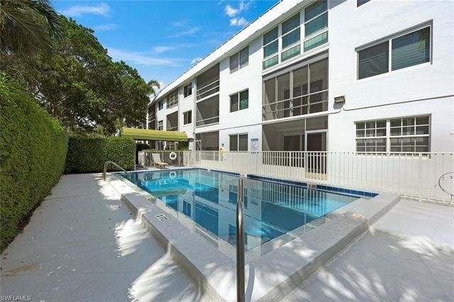 72 7th ST S 106, Naples, FL 34102