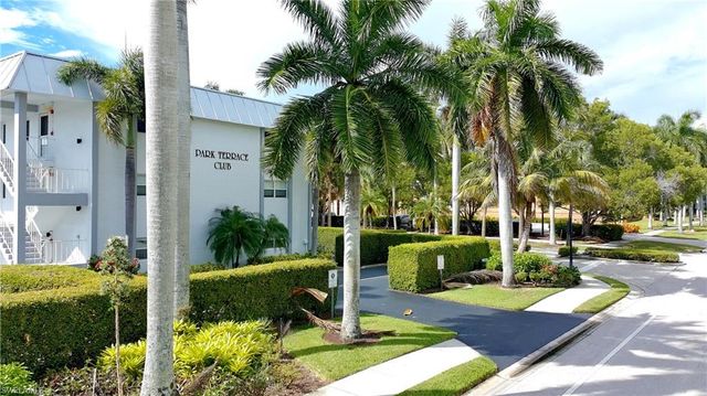 72 7th ST S 106, Naples, FL 34102