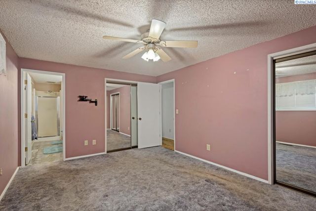 105 W 36th Pl, Kennewick, WA 99337