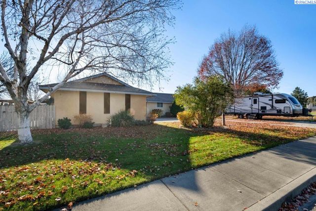 105 W 36th Pl, Kennewick, WA 99337