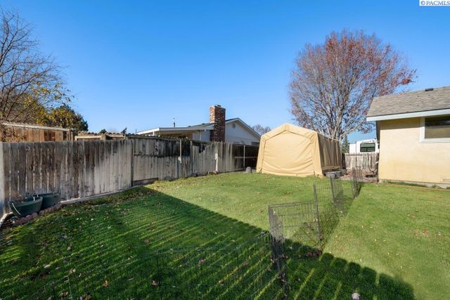 105 W 36th Pl, Kennewick, WA 99337