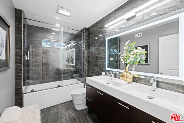 11725 Laurelwood Drive, Studio City (los Angeles), CA 91604