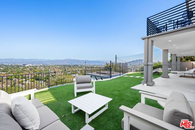 11725 Laurelwood Drive, Studio City (los Angeles), CA 91604