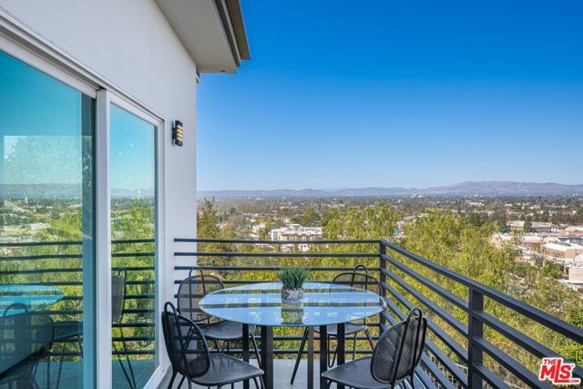 11725 Laurelwood Drive, Studio City (los Angeles), CA 91604