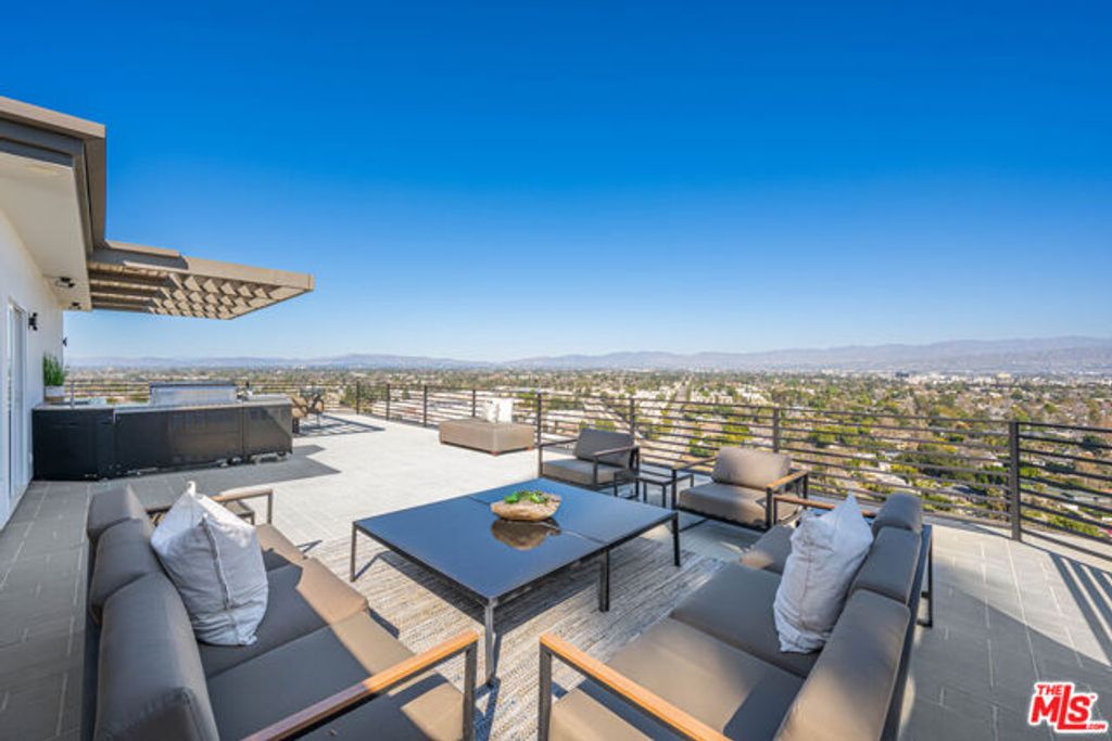 11725 Laurelwood Drive, Studio City (los Angeles), CA 91604