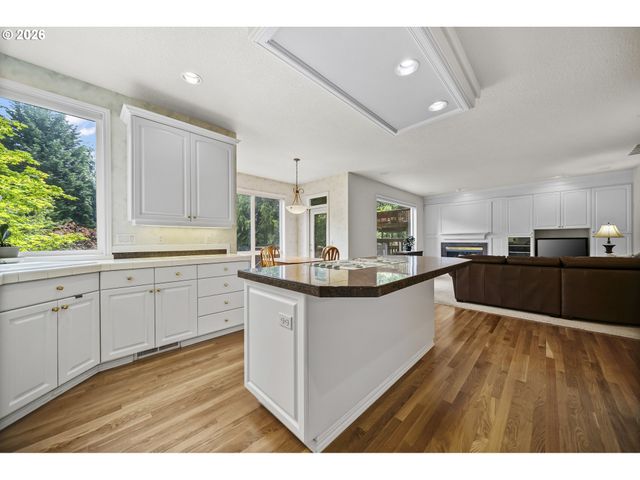 4296 Se AUGUSTA Loop, Gresham, OR 97080