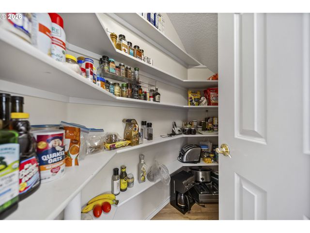 4296 Se AUGUSTA Loop, Gresham, OR 97080