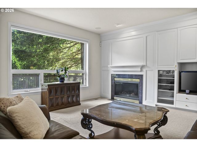 4296 Se AUGUSTA Loop, Gresham, OR 97080