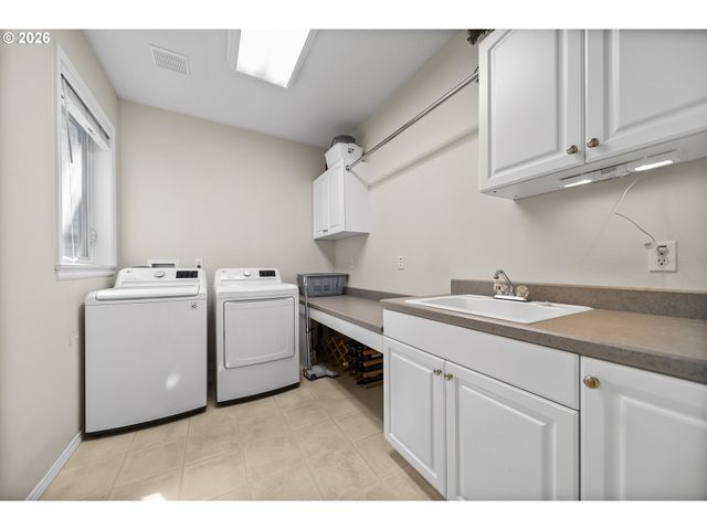 4296 Se AUGUSTA Loop, Gresham, OR 97080