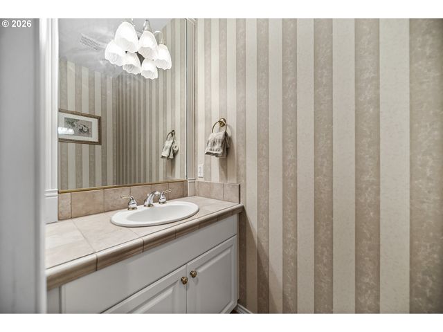 4296 Se AUGUSTA Loop, Gresham, OR 97080