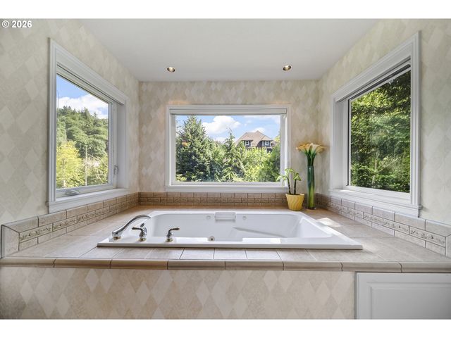 4296 Se AUGUSTA Loop, Gresham, OR 97080