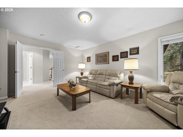 4296 Se AUGUSTA Loop, Gresham, OR 97080