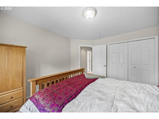 4296 Se AUGUSTA Loop, Gresham, OR 97080