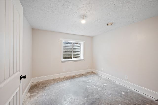 166 NW Maple Street, Elkhart, IA 50073