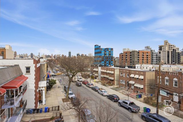 21-24 30th Avenue 4A, Astoria, NY 11102