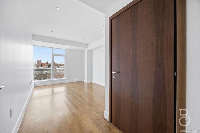 21-24 30th Avenue 4A, Astoria, NY 11102