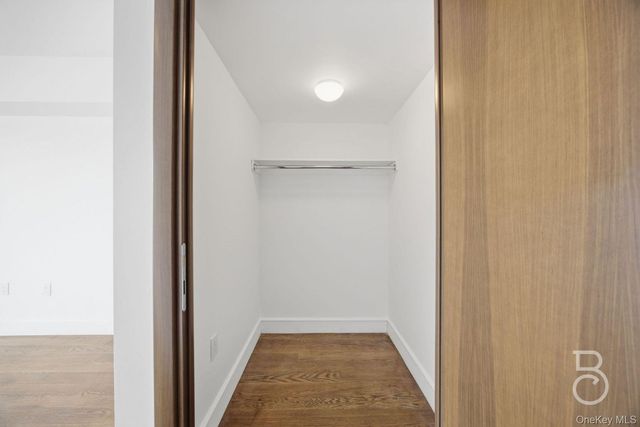 21-24 30th Avenue 4A, Astoria, NY 11102