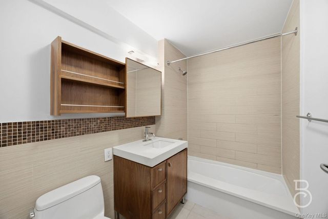 21-24 30th Avenue 4A, Astoria, NY 11102