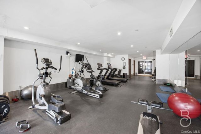 21-24 30th Avenue 4A, Astoria, NY 11102