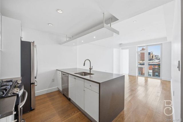 21-24 30th Avenue 4A, Astoria, NY 11102