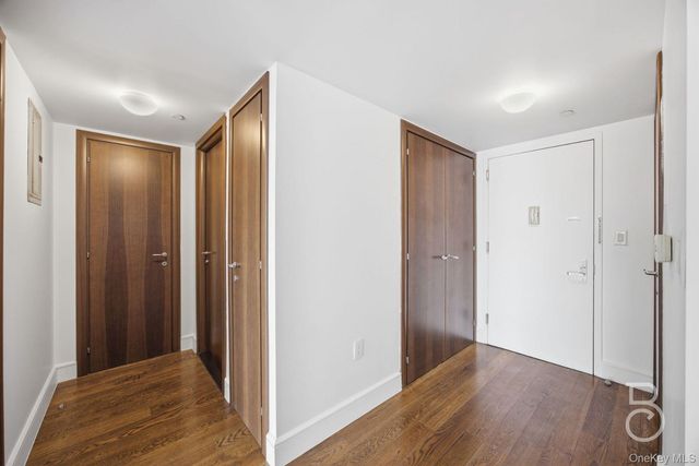 21-24 30th Avenue 4A, Astoria, NY 11102