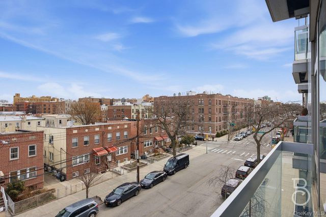 21-24 30th Avenue 4A, Astoria, NY 11102