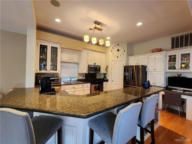 828 Rio Grande Avenue, Mission, TX 78572