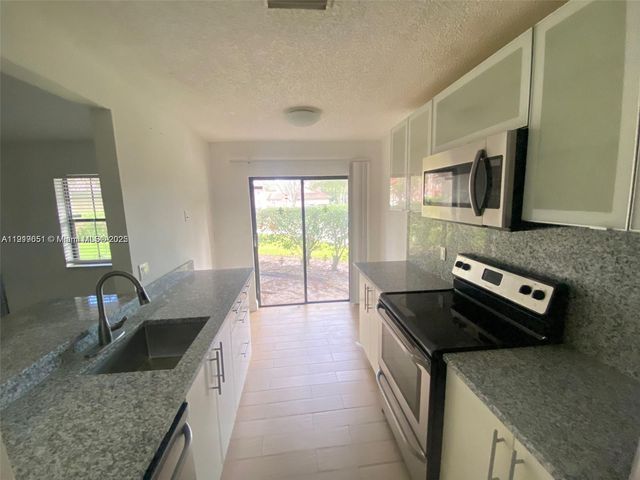 9269 W Sunrise Blvd, Plantation, FL 33322