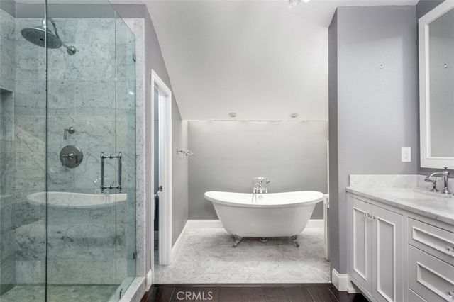 21 Whispering Wind, Irvine, CA 92614