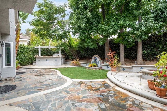 21 Whispering Wind, Irvine, CA 92614