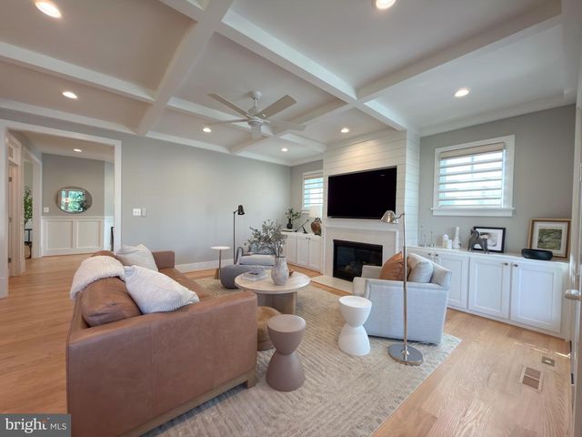 3011 19TH ST S, Arlington, VA 22204