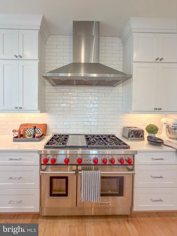 3011 19TH ST S, Arlington, VA 22204
