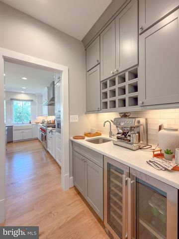 3011 19TH ST S, Arlington, VA 22204